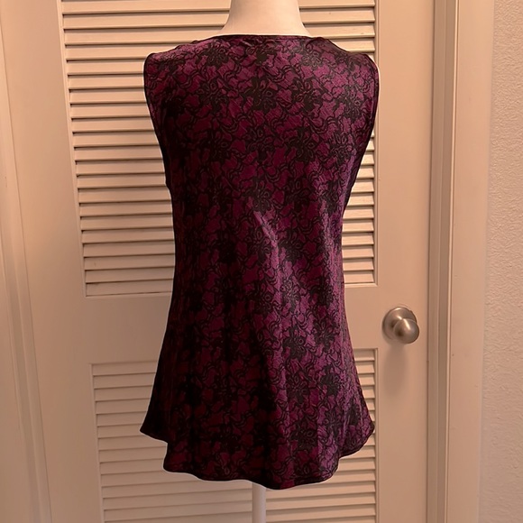 Studio JPR Cowl Neck Purple Sleeveless Tank Top Black Floral Lace Design size M - Picture 3 of 6
